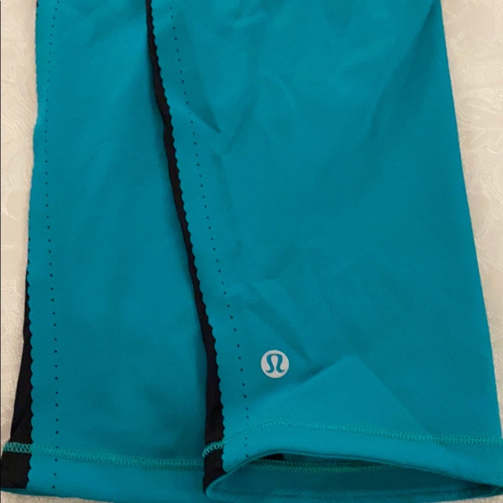 Lululemon Yoga cropped pants